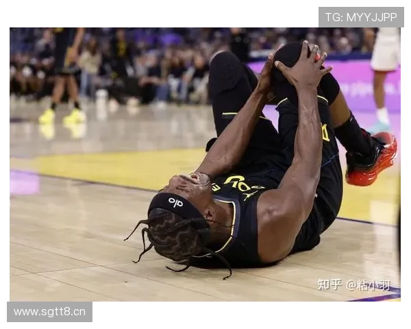 右膝前十字撕裂步行者再折一人